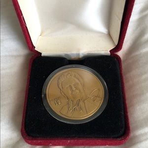 Dan Marino bronze medallion